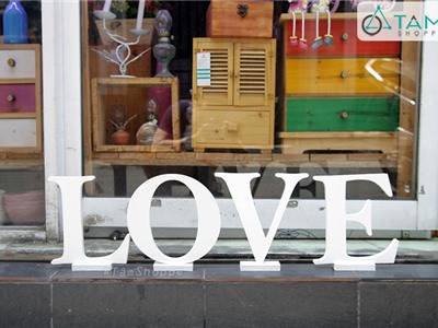 Chữ gỗ LOVE sơn trắng